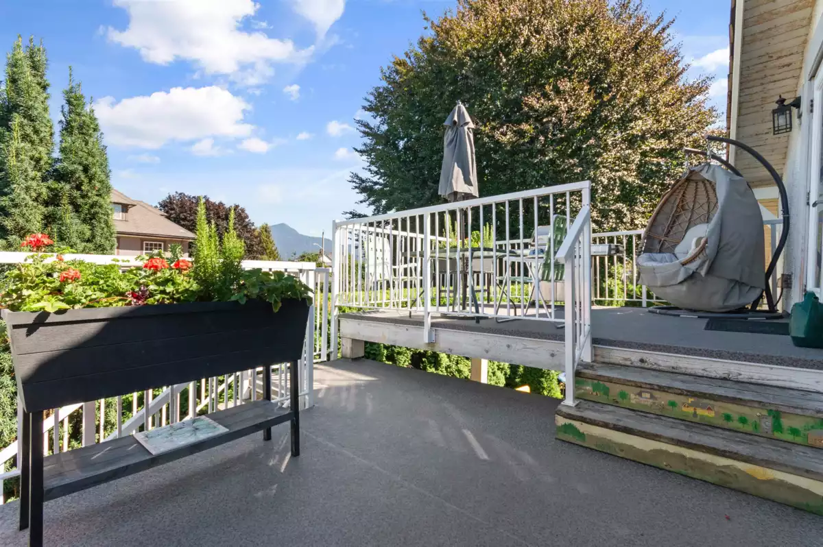 Swimming Pool Photo of 46028 First Avenue, Chilliwack, BC