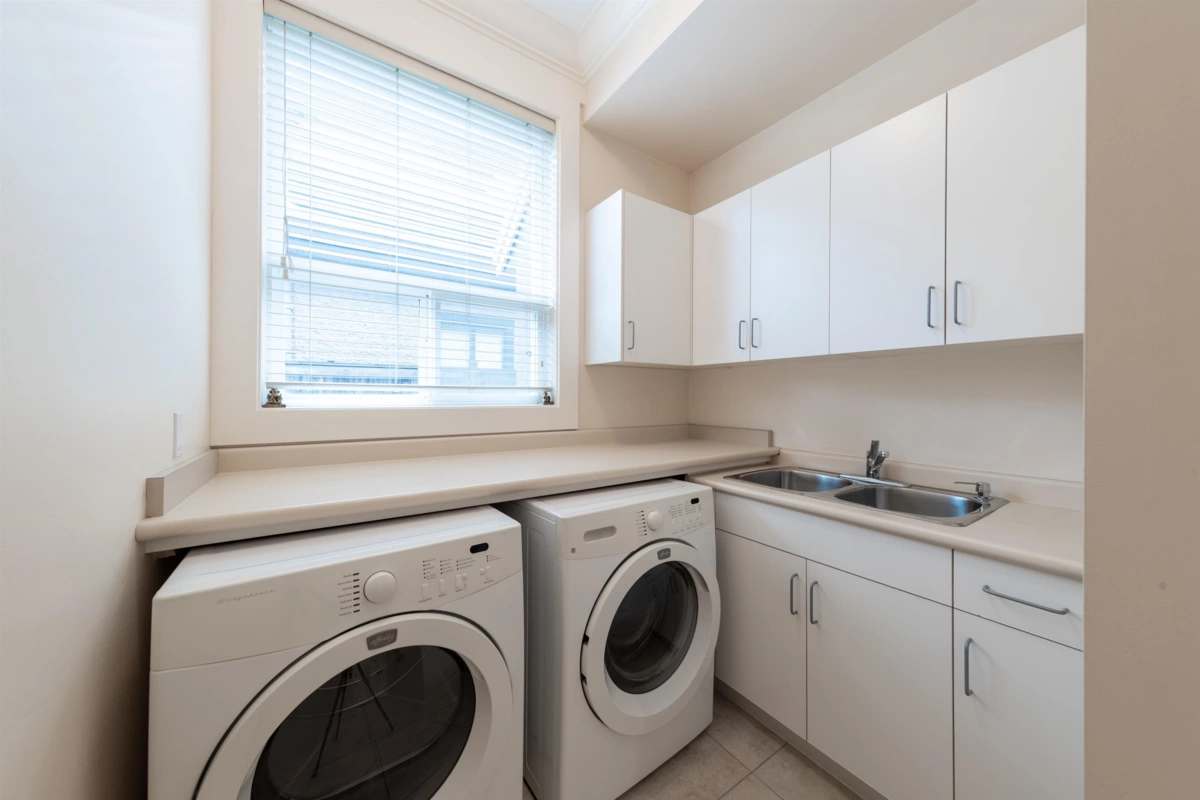 Entry Foyer Photo of 7791 Sunnymede Crescent, Richmond, BC