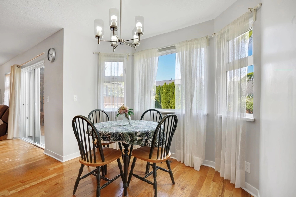 Breakfast Nook Photo of 21371 86 Avenue, Langley, BC