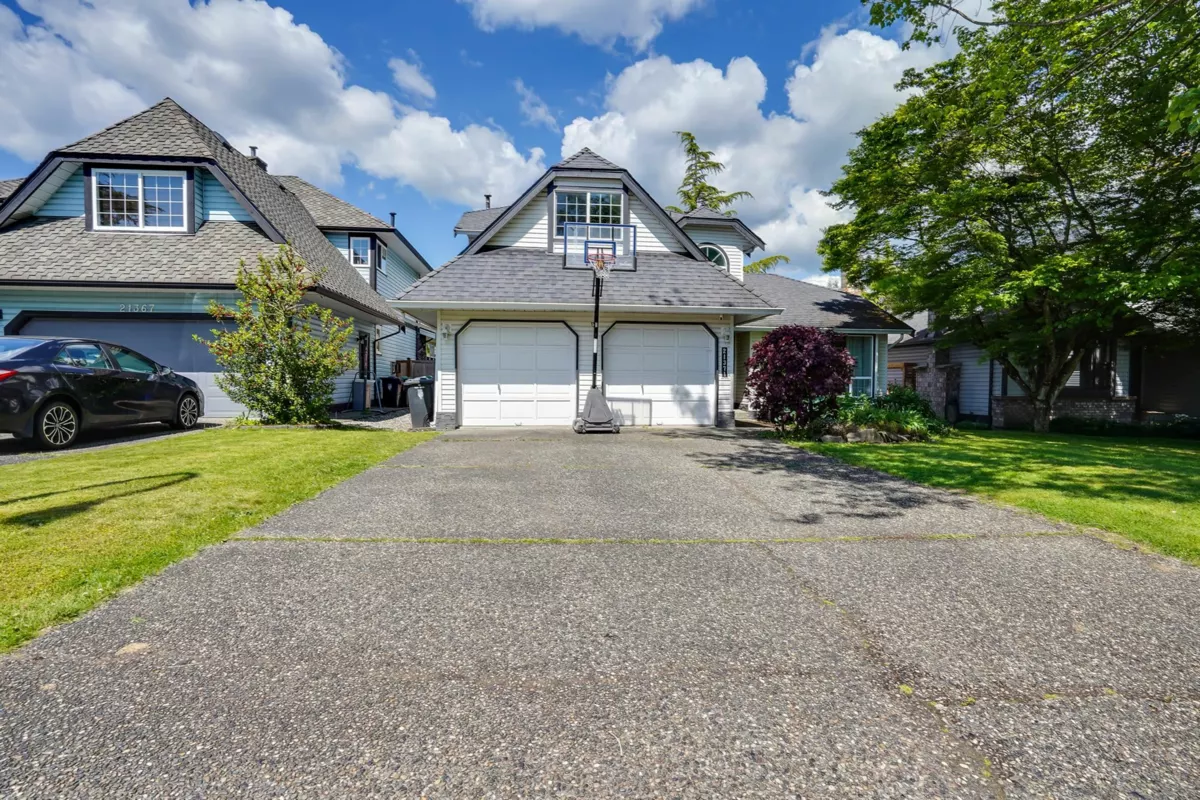 Front Yard Photo of 21371 86 Avenue, Langley, BC
