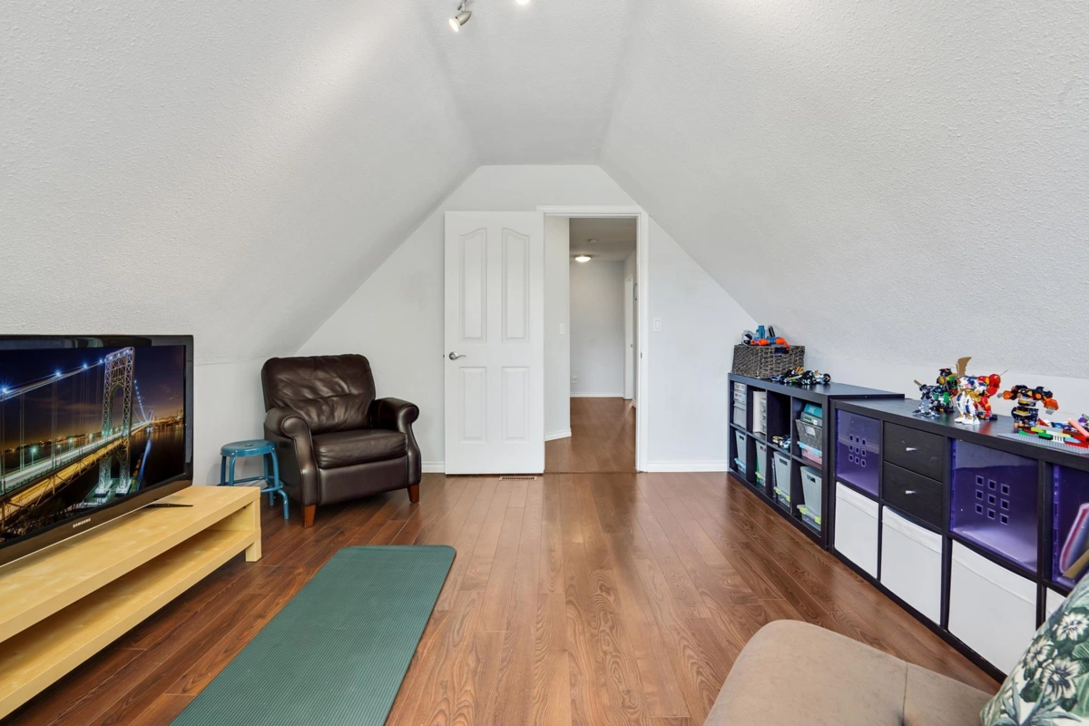 Laundry Room Photo of 21371 86 Avenue, Langley, BC