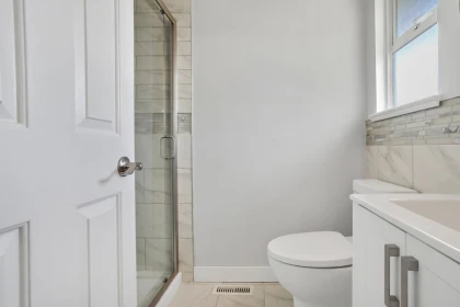 Guest Bathroom Photo of 21371 86 Avenue, Langley, BC