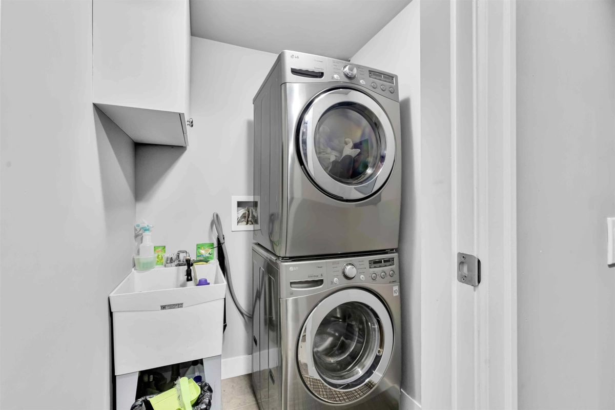 Guest Bathroom Photo of 13138 58a Avenue, Surrey, BC