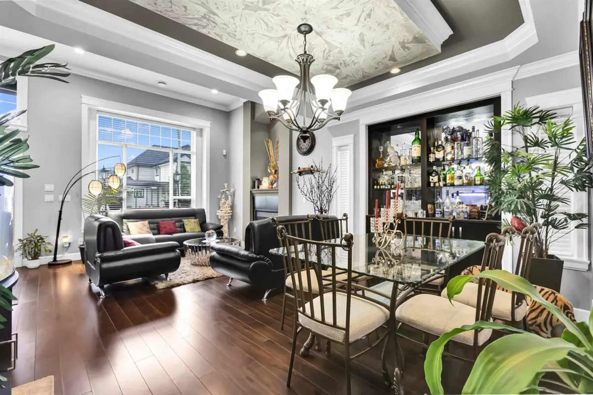 Kitchen Island Photo of 13138 58a Avenue, Surrey, BC