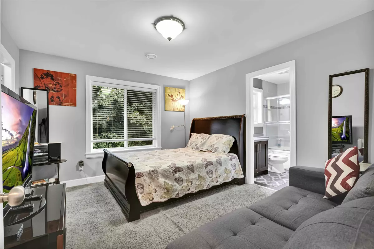 Laundry Room Photo of 13138 58a Avenue, Surrey, BC