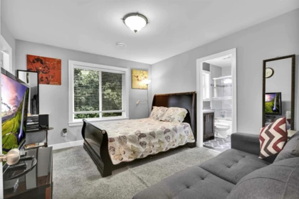 Laundry Room Photo of 13138 58a Avenue, Surrey, BC