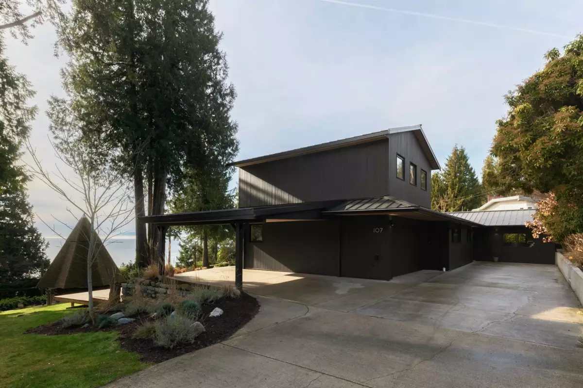 Exterior Front Photo of 107 Mahan Road, Gibsons, BC