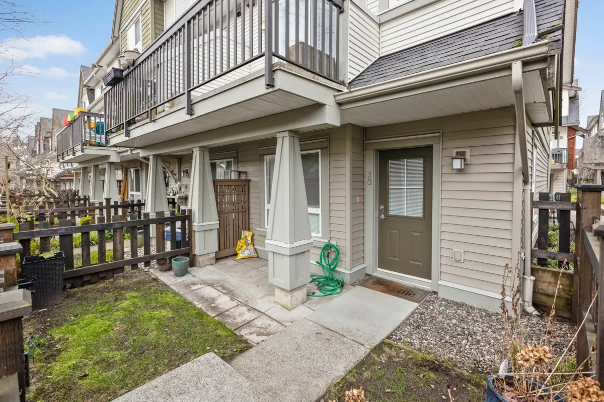 Living Room Photo of 30 7155 189 Street, Surrey, BC