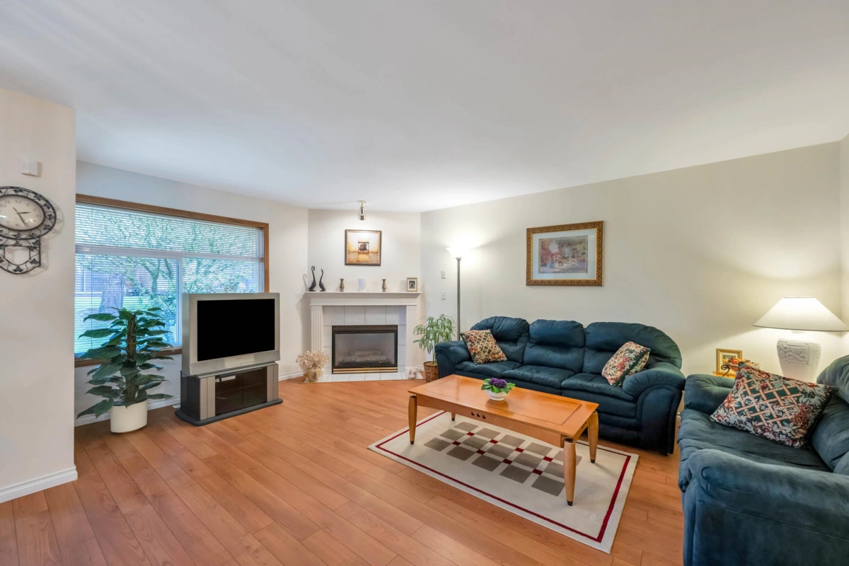 Dining Area Photo of 602 8260 162a Street, Surrey, BC