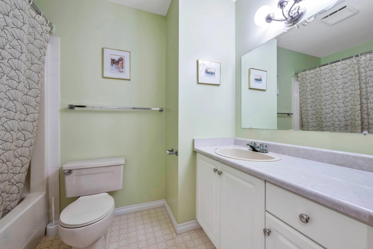 Entry Foyer Photo of 602 8260 162a Street, Surrey, BC