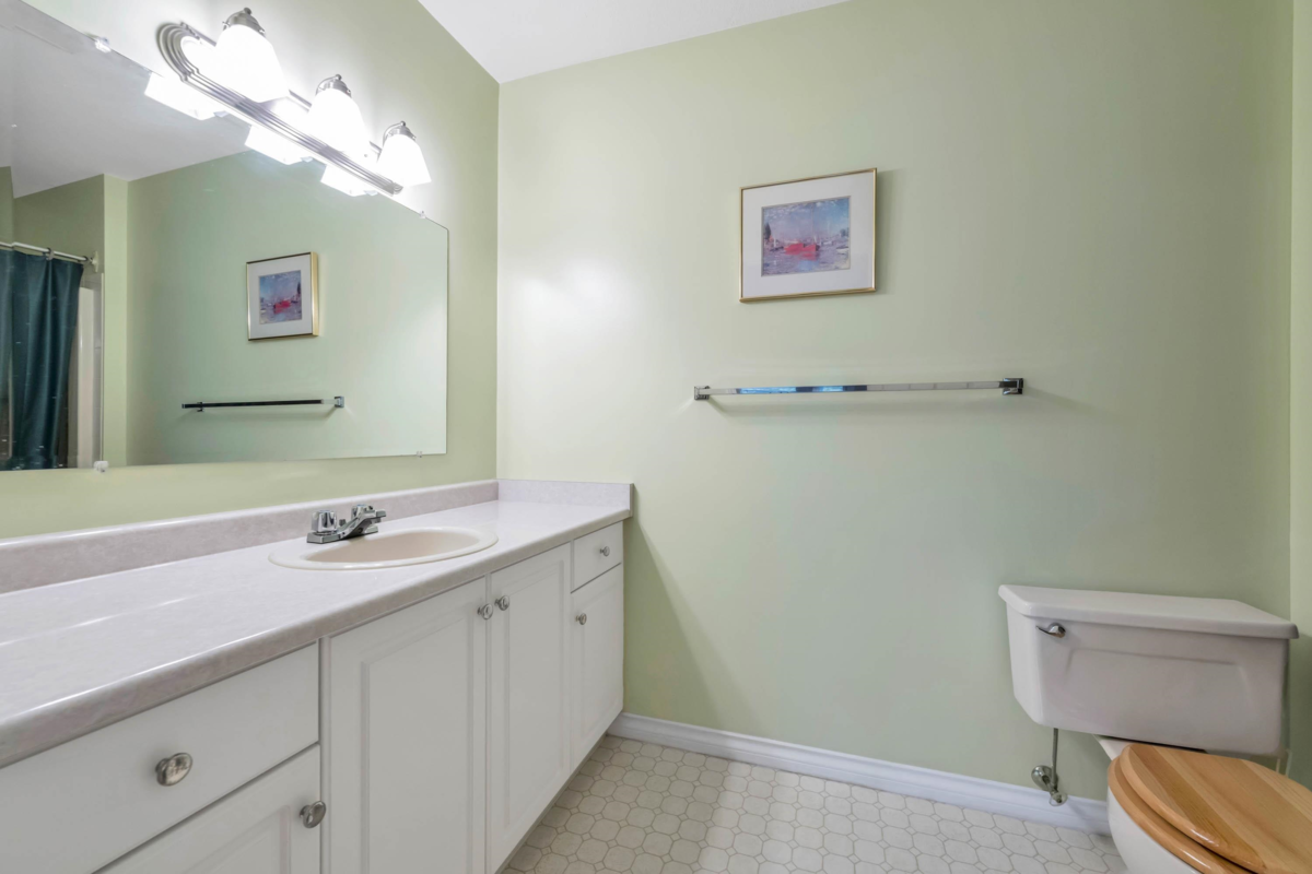 Front Yard Photo of 602 8260 162a Street, Surrey, BC