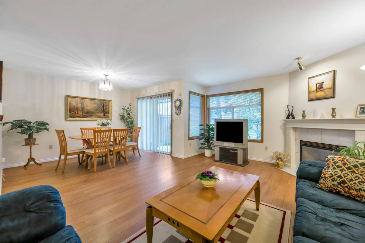 Kitchen Photo of 602 8260 162a Street, Surrey, BC