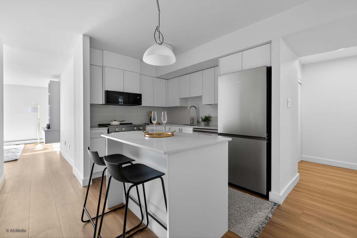 Family Room Photo of 2206 3771 Bartlett Court, Burnaby, BC