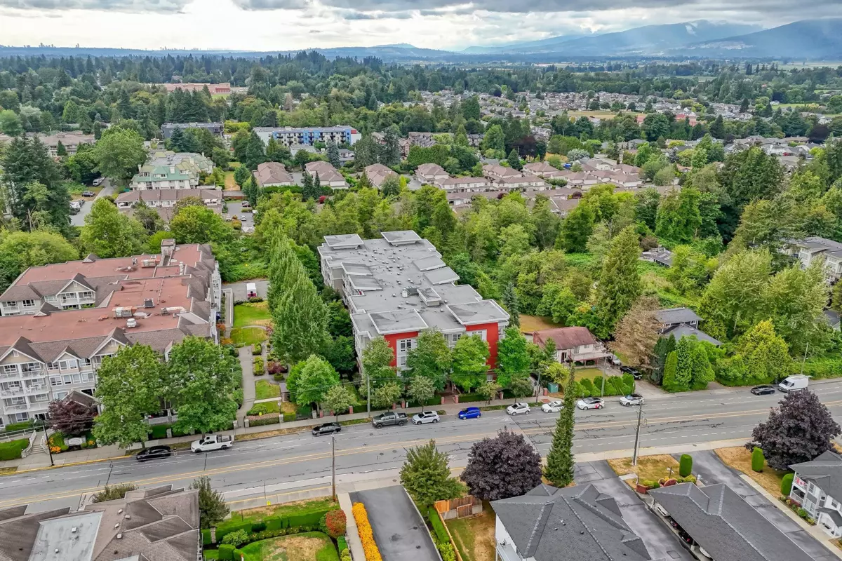 Backyard Photo of 102 12283 224 Street, Maple Ridge, BC