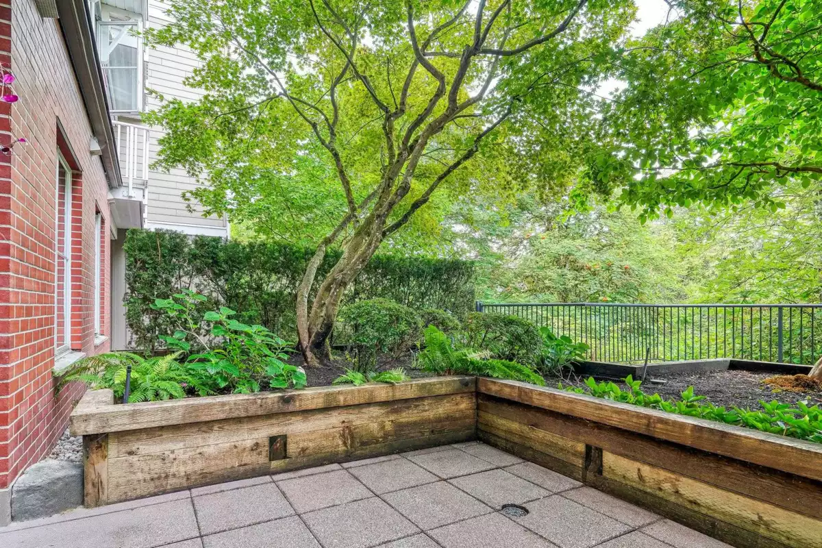 Hallway Photo of 102 12283 224 Street, Maple Ridge, BC