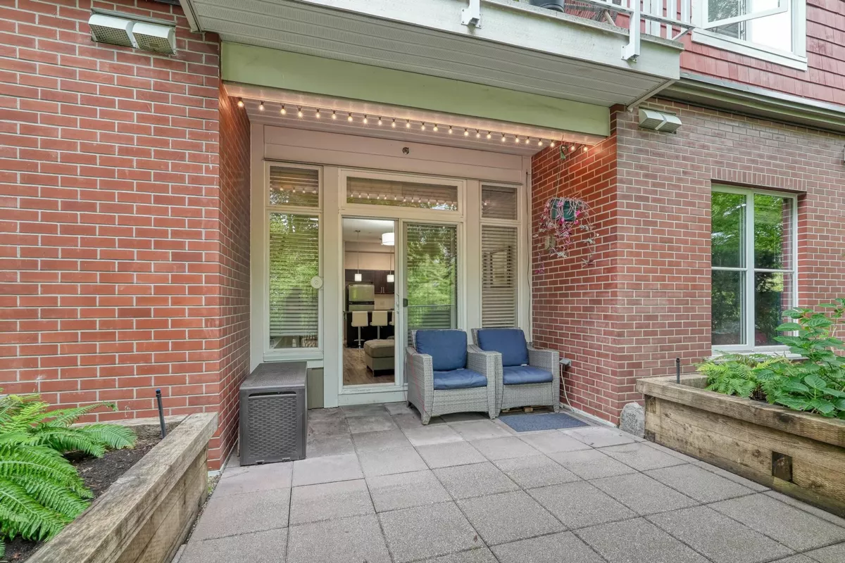 Staircase Photo of 102 12283 224 Street, Maple Ridge, BC