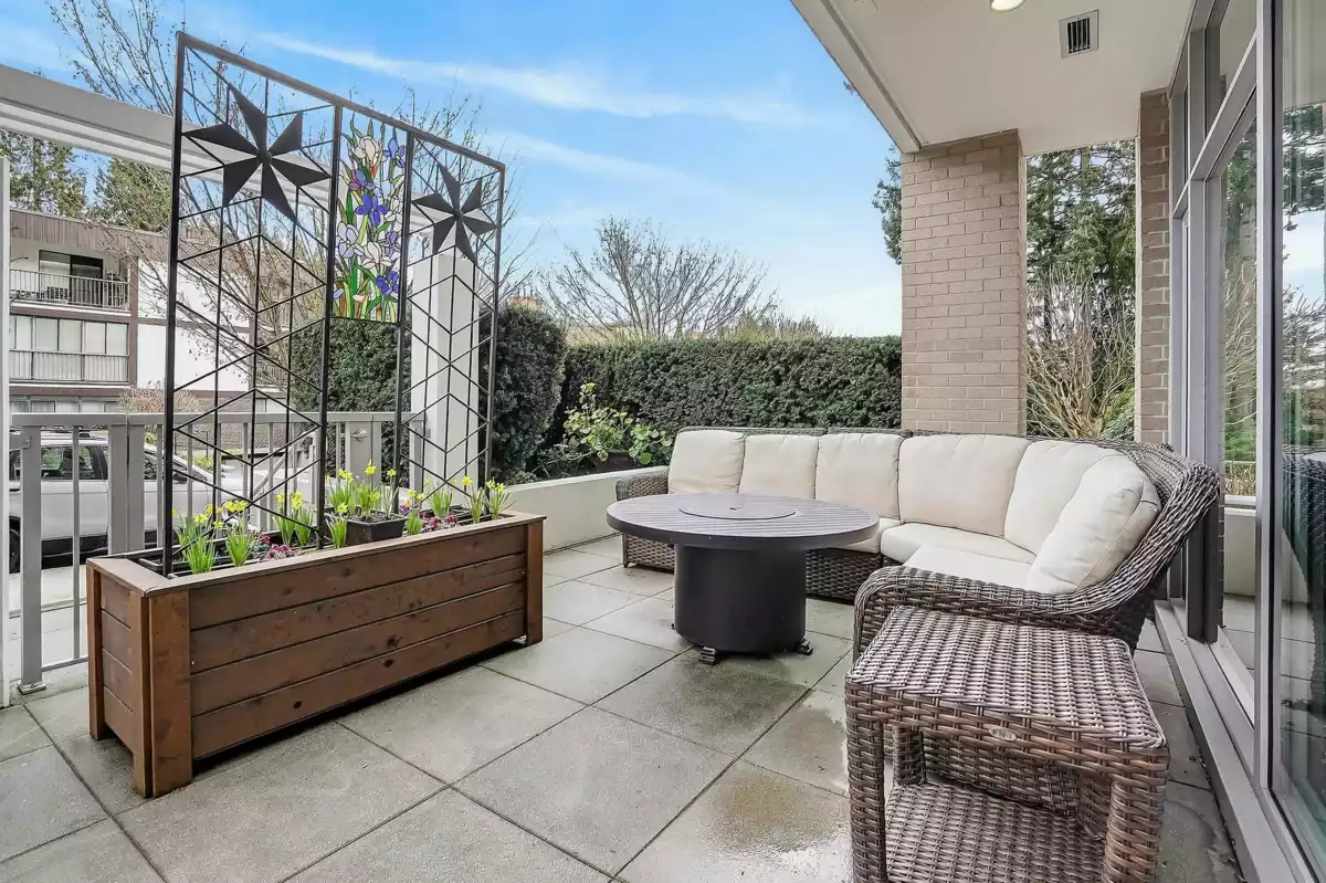 Breakfast Nook Photo of 103 1501 Vidal Street, White Rock, BC