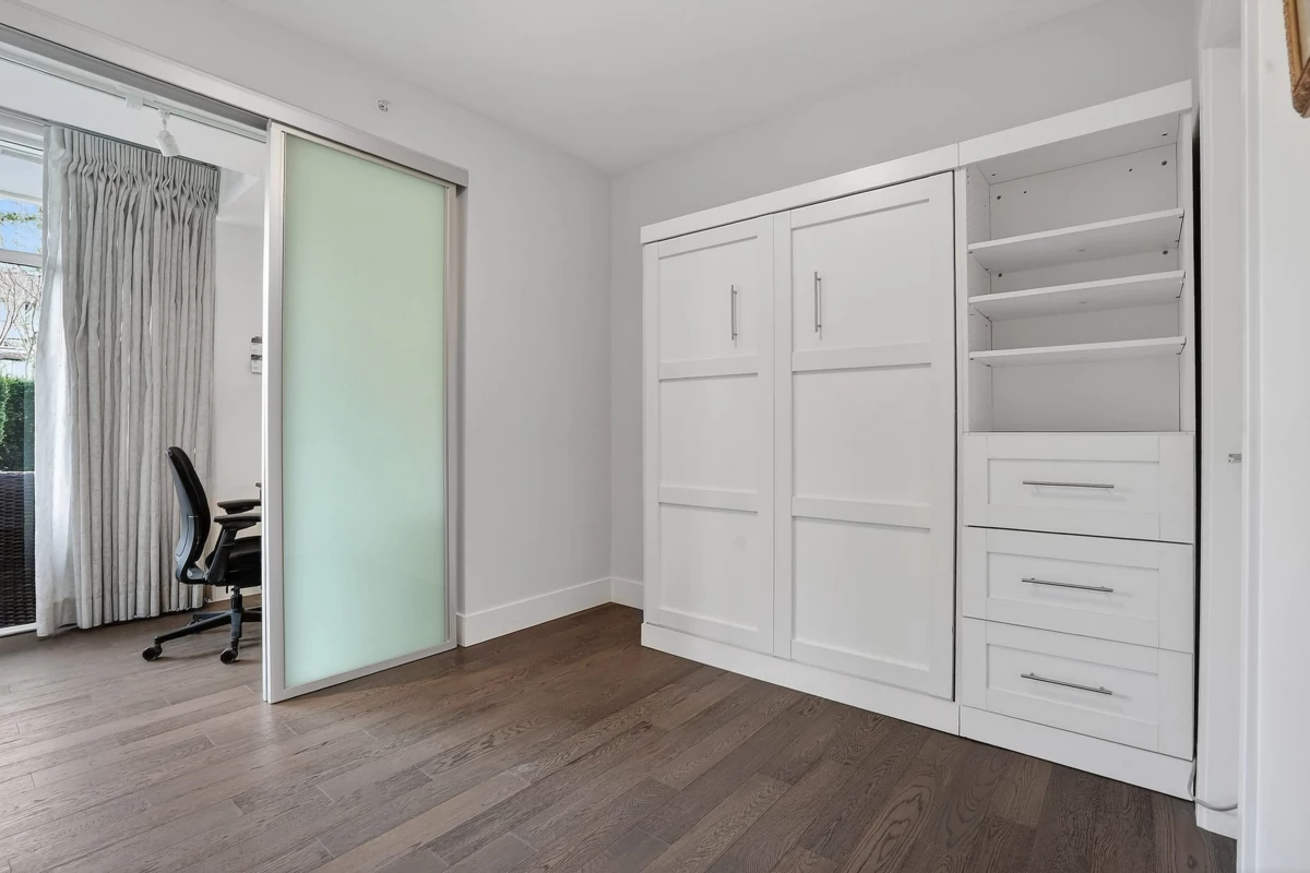 Guest Bathroom Photo of 103 1501 Vidal Street, White Rock, BC