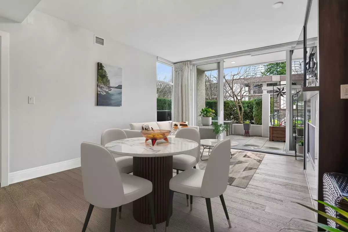 Kitchen Photo of 103 1501 Vidal Street, White Rock, BC