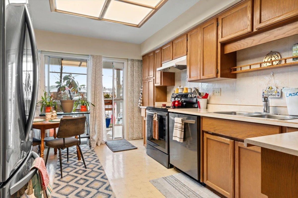 Dining Area Photo of 256 32691 Garibaldi Drive, Abbotsford, BC