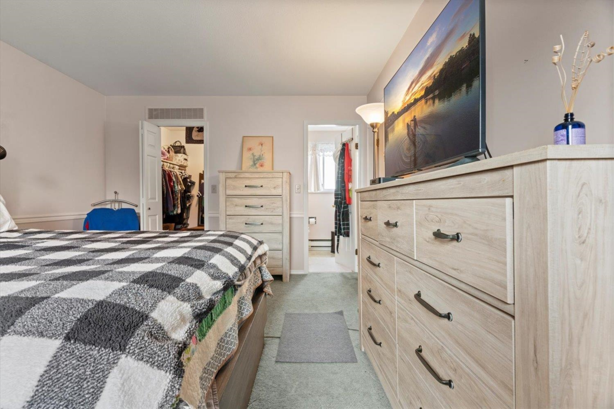 Entry Foyer Photo of 256 32691 Garibaldi Drive, Abbotsford, BC