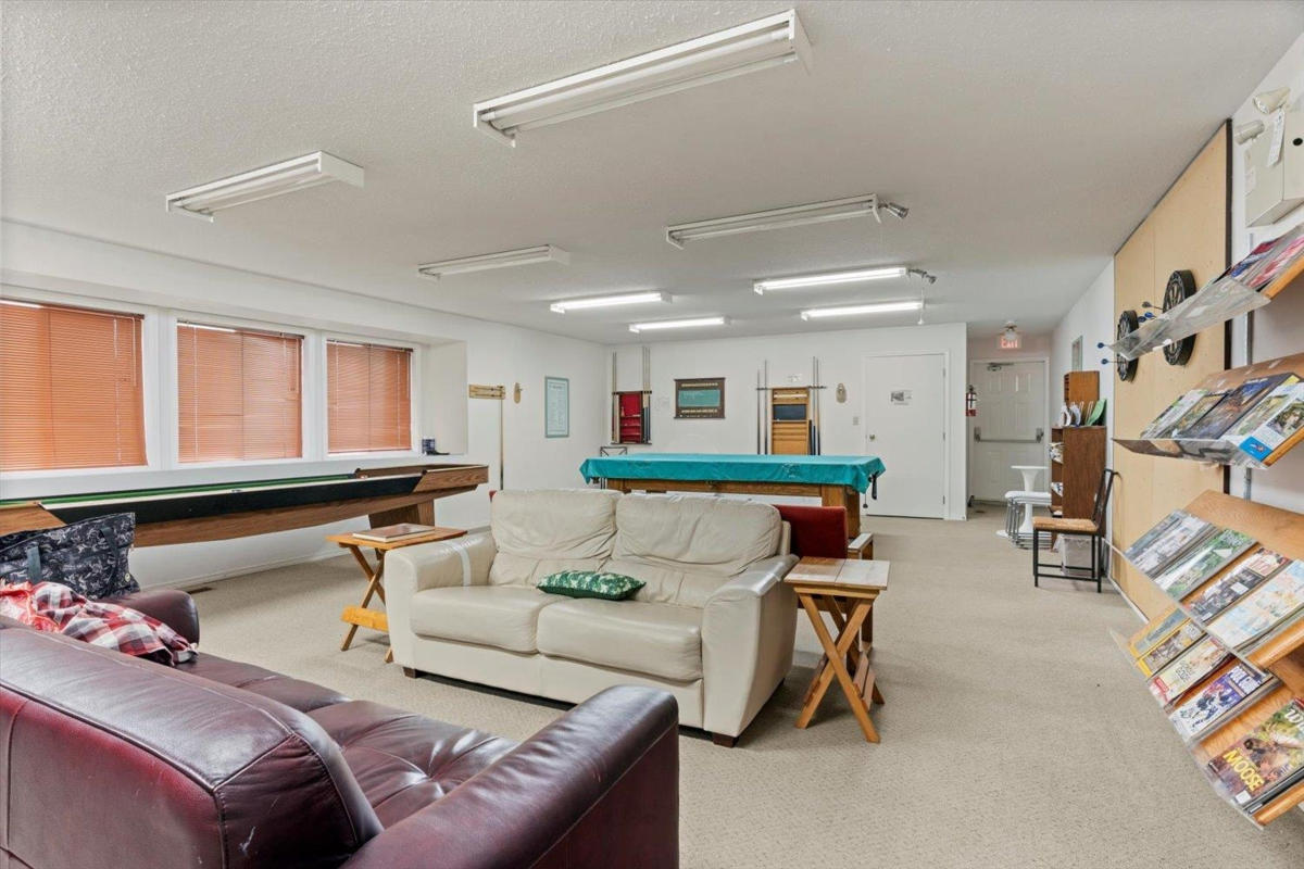 Swimming Pool Photo of 256 32691 Garibaldi Drive, Abbotsford, BC