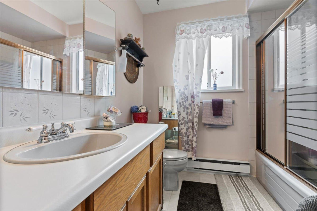 Walk-In Closet Photo of 256 32691 Garibaldi Drive, Abbotsford, BC