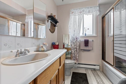 Walk-In Closet Photo of 256 32691 Garibaldi Drive, Abbotsford, BC