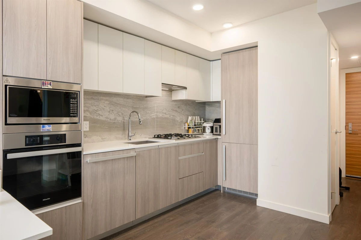 Kitchen Island Photo of 808 6633 Buswell Street, Richmond, BC
