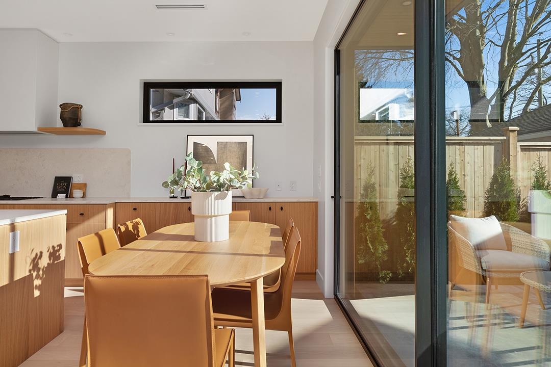 Breakfast Nook Photo of 3742 Yukon Street, Vancouver, BC