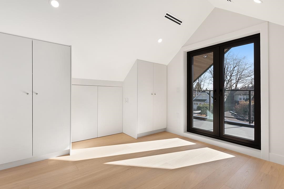 Entry Foyer Photo of 3742 Yukon Street, Vancouver, BC