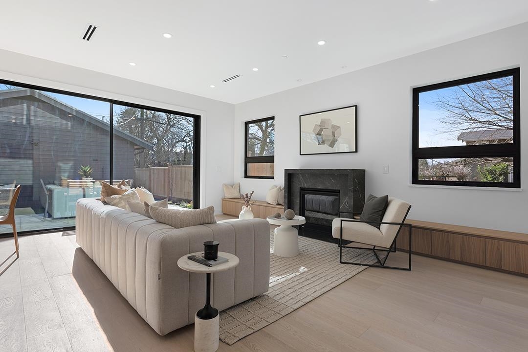 Kitchen Photo of 3742 Yukon Street, Vancouver, BC