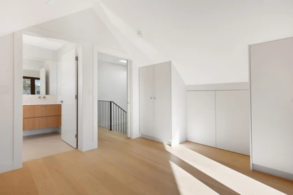 Hallway Photo of 3742 Yukon Street, Vancouver, BC