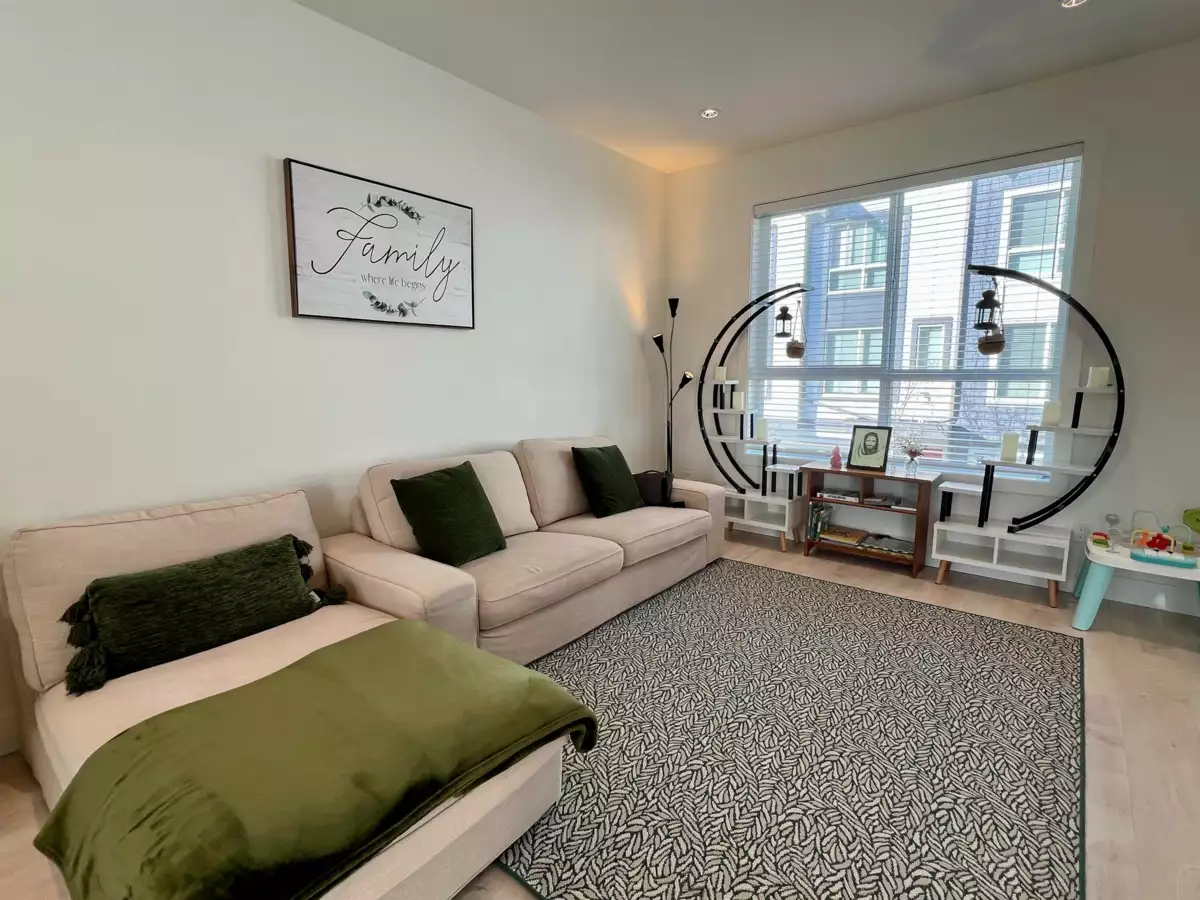 Dining Area Photo of 18 23785 Dewdney Trunk Road, Maple Ridge, BC