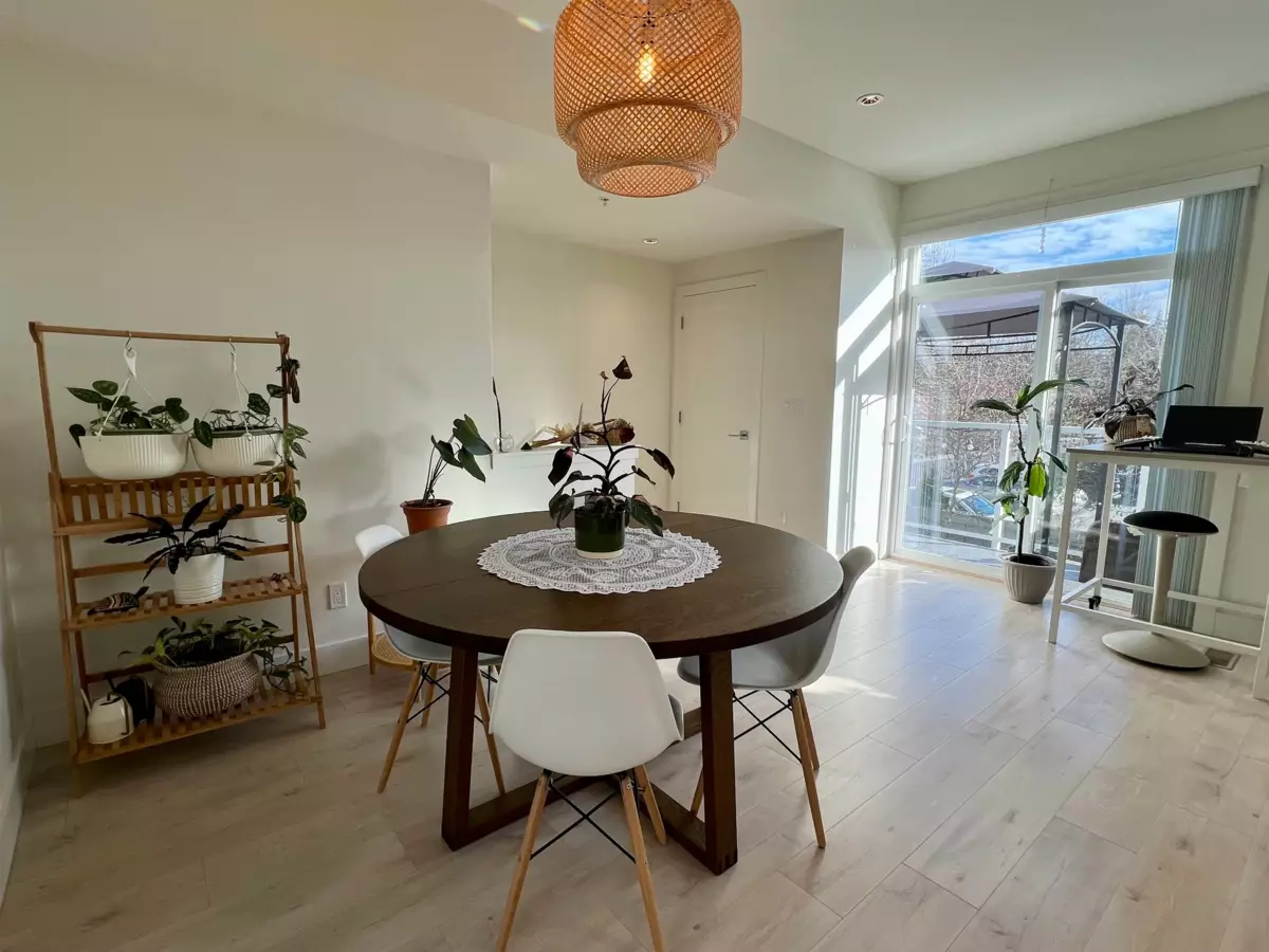 Family Room Photo of 18 23785 Dewdney Trunk Road, Maple Ridge, BC