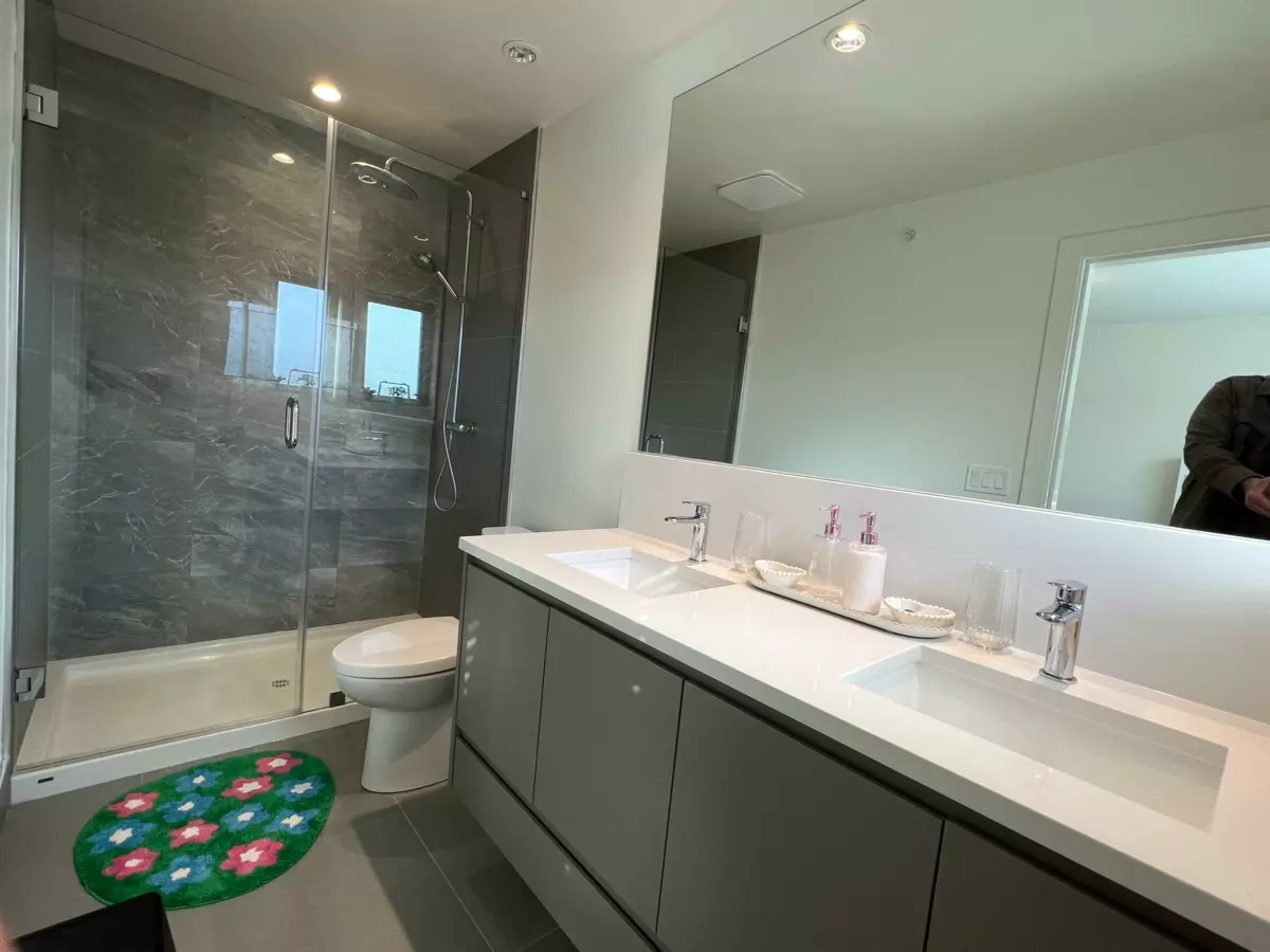 Primary Bathroom Photo of 18 23785 Dewdney Trunk Road, Maple Ridge, BC