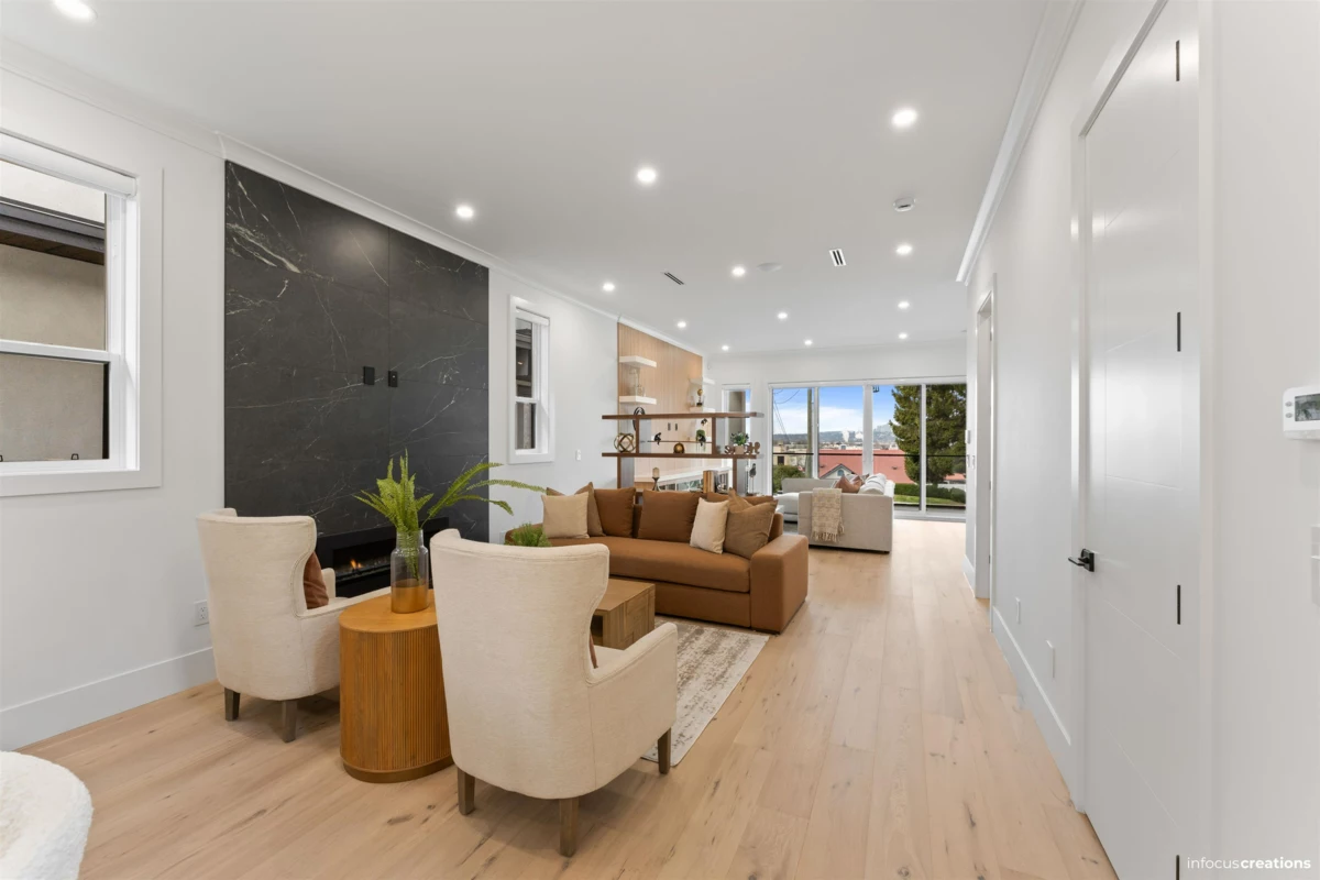 Breakfast Nook Photo of 10630 River Road, Delta, BC