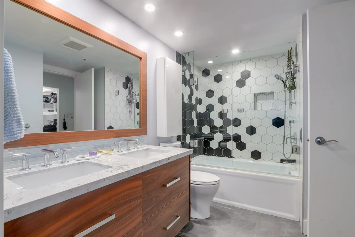 Dining Area Photo of 206 2137 W 10th Avenue, Vancouver, BC