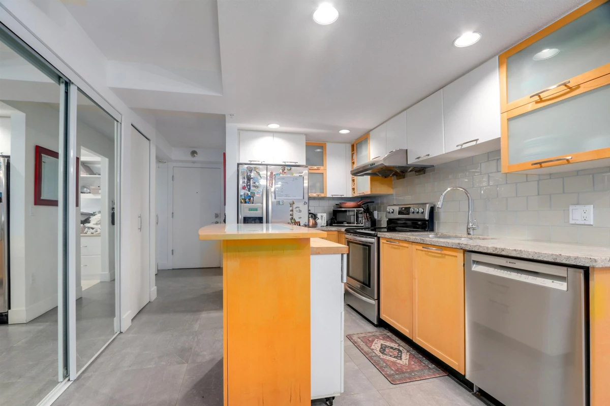 Living Room Photo of 206 2137 W 10th Avenue, Vancouver, BC