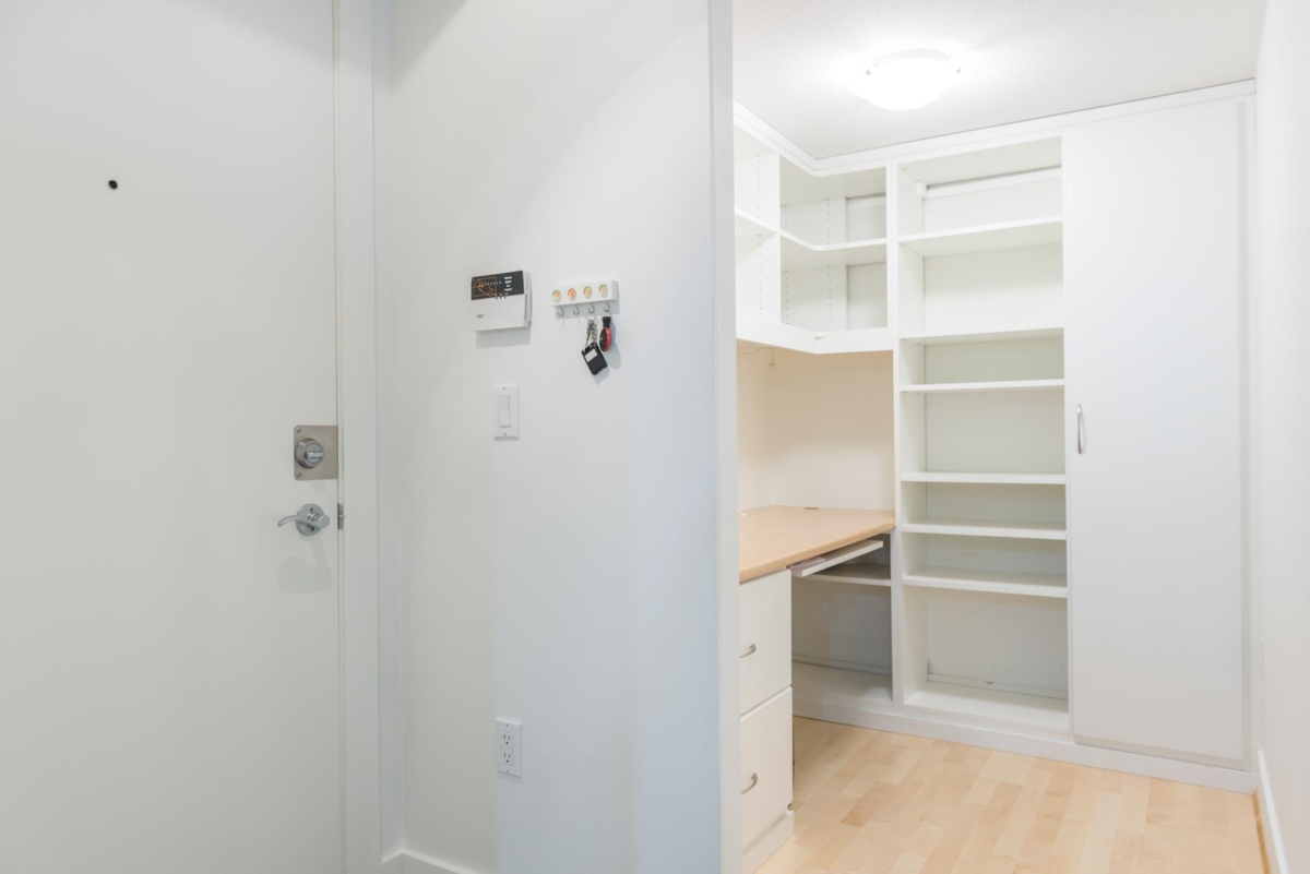 Primary Bathroom Photo of 206 2137 W 10th Avenue, Vancouver, BC