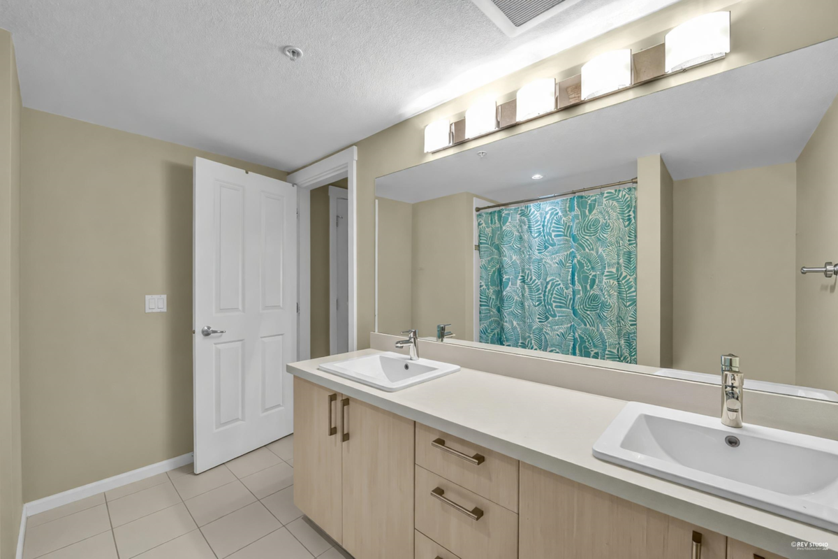 Bedroom 3 Photo of 310 3156 Dayanee Springs Boulevard, Coquitlam, BC