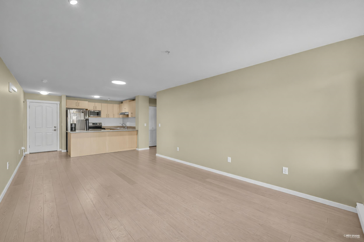 Primary Bathroom Photo of 310 3156 Dayanee Springs Boulevard, Coquitlam, BC