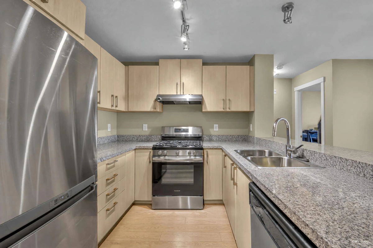 Primary Bedroom Photo of 310 3156 Dayanee Springs Boulevard, Coquitlam, BC