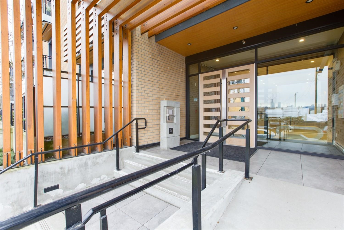Entry Foyer Photo of 205 300 Salter Street, New Westminster, BC