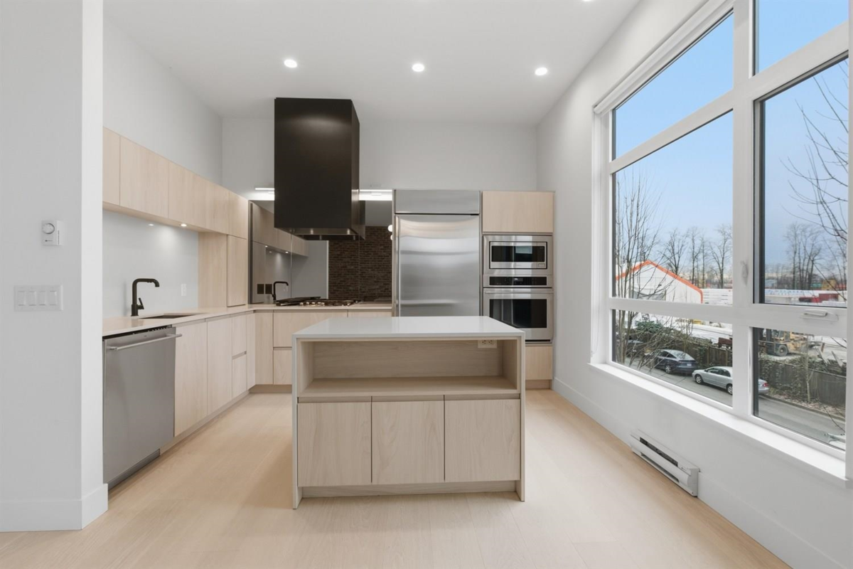 Kitchen Photo of 205 300 Salter Street, New Westminster, BC