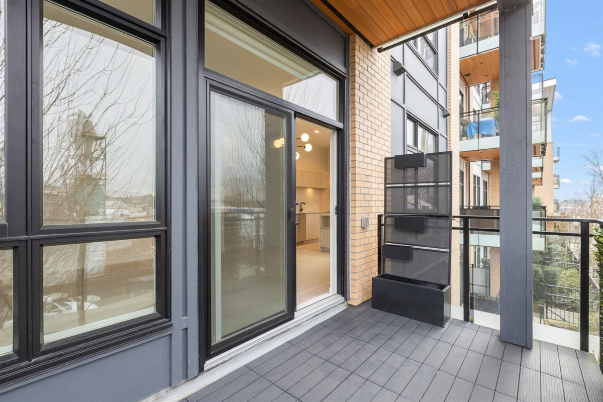 Laundry Room Photo of 205 300 Salter Street, New Westminster, BC