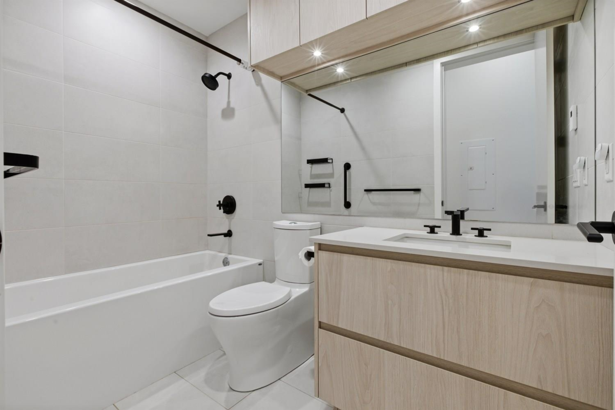 Office / Den Photo of 205 300 Salter Street, New Westminster, BC