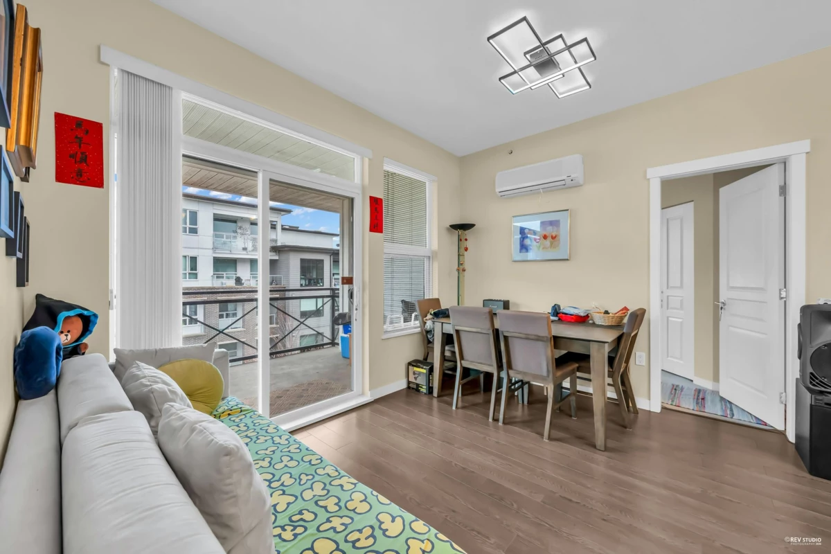 Loft / Bonus Room Photo of 413 9388 Mckim Way, Richmond, BC