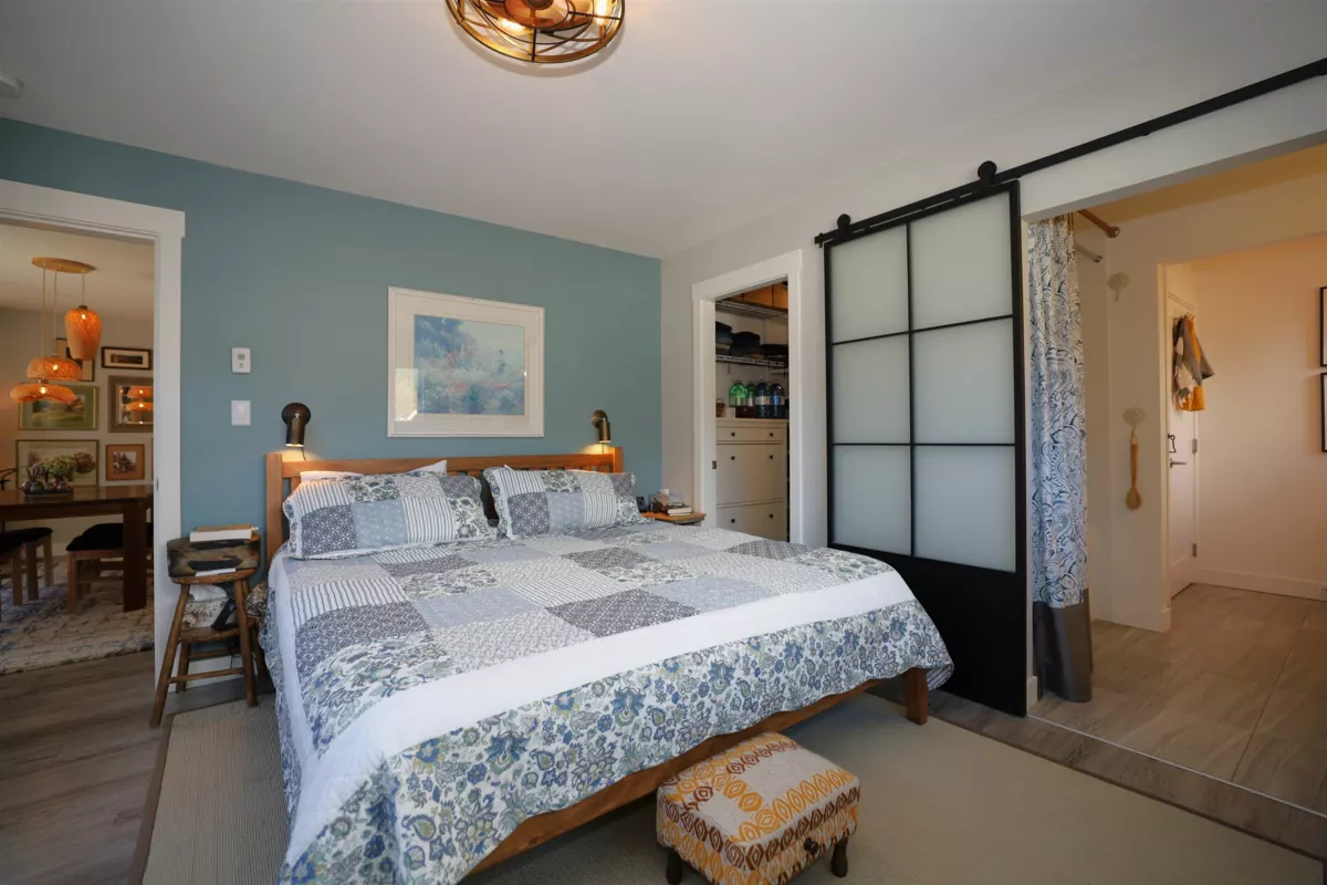 Hallway Photo of 766 Cooper Lane, Gibsons, BC