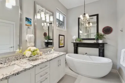 Guest Bathroom Photo of 5068 Willow Springs Avenue, Delta, BC